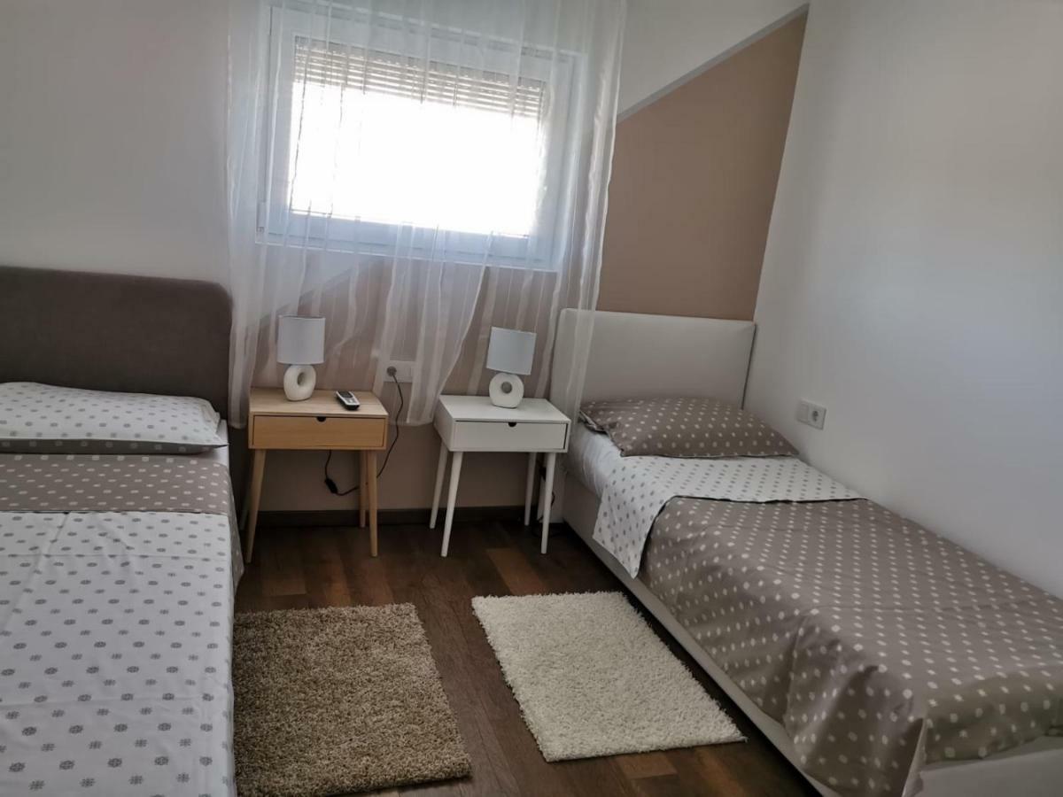 Apartman Lorna Turanj Extérieur photo