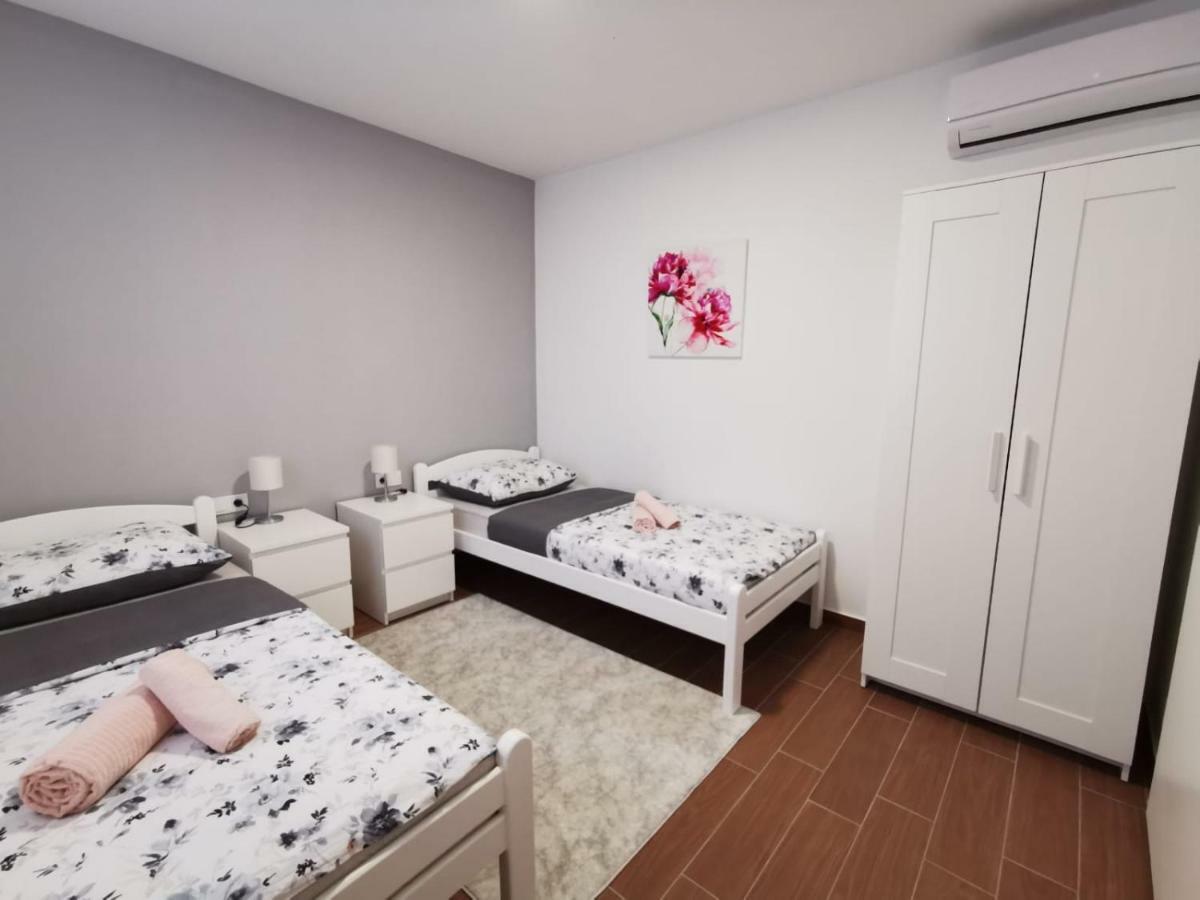 Apartman Lorna Turanj Extérieur photo